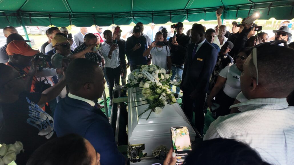 ¡Adiós a Felix Cumbe! Attongo tus canciones error