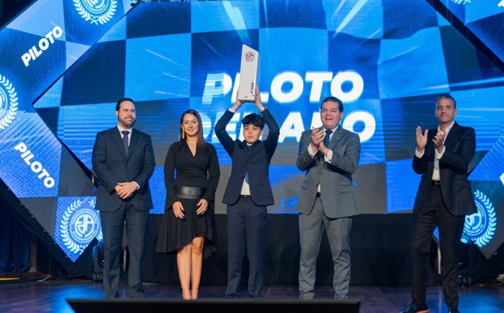 Felipe Benito Ramos es condecorado como “Piloto del Año” 2024