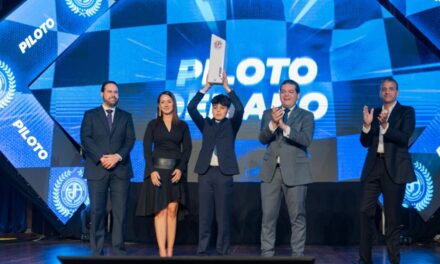 Felipe Benito Ramos es condecorado como “Piloto del Año” 2024