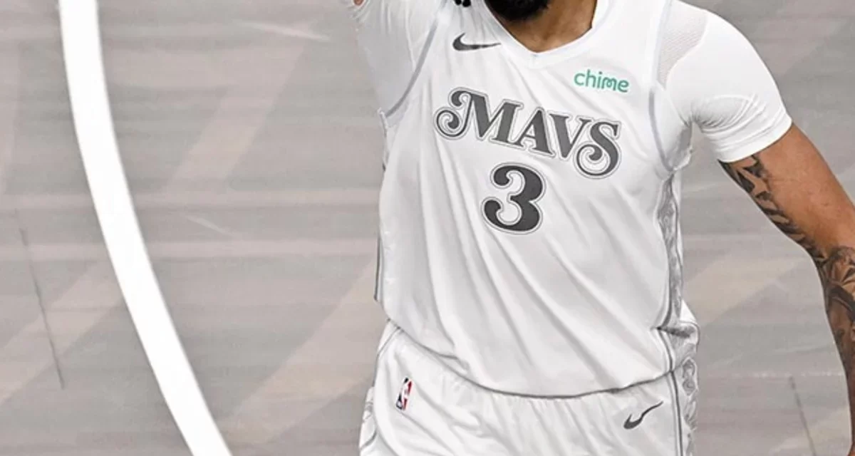 Anthony Davis se lesiona en su primicia con Dallas, Mavericks