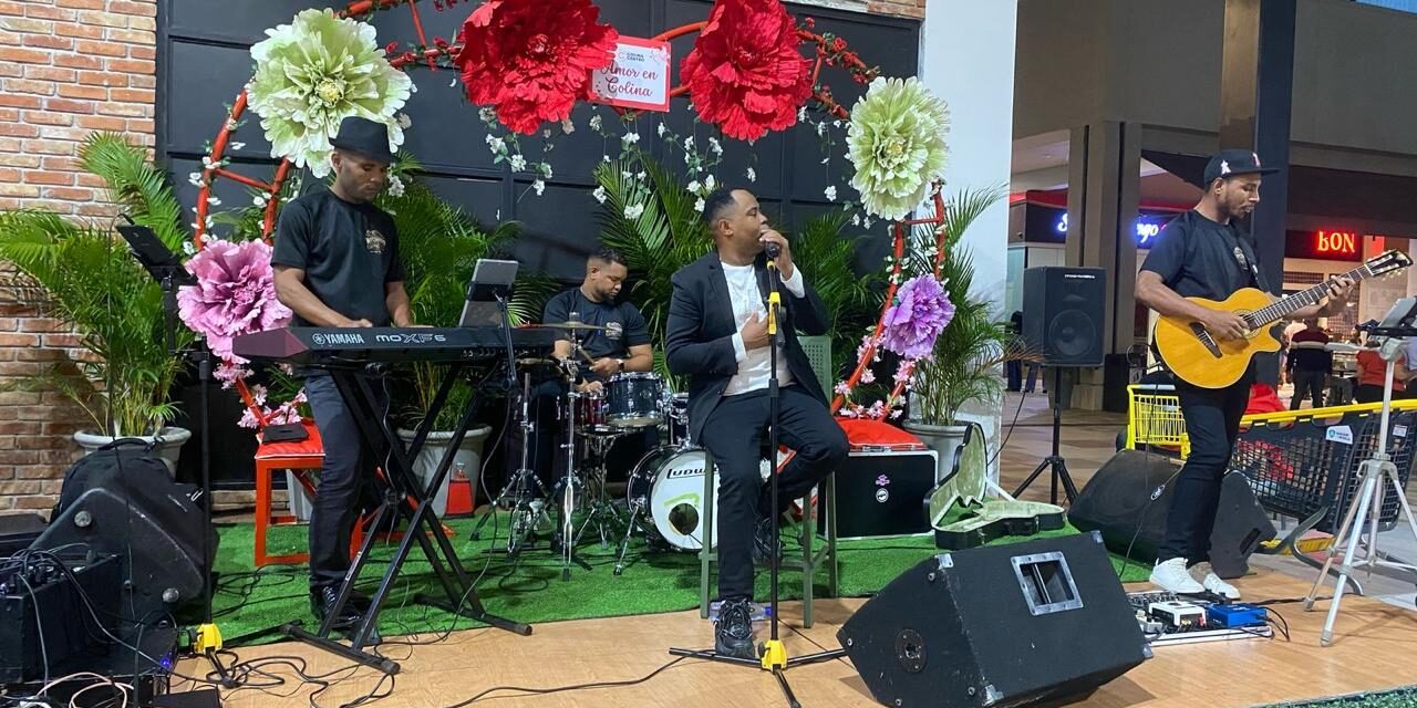 ¡En casa llena!: Wisho Romero se presenta en Colina Centro con «Notas de amor»