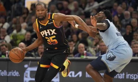 Kevin Durant alcanza los 30.000 puntos y entra en la historia de la NBA