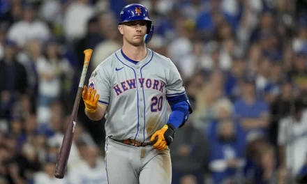 Pete Alonso renueva con los Mets por 54 millones de dólares y dos abriles