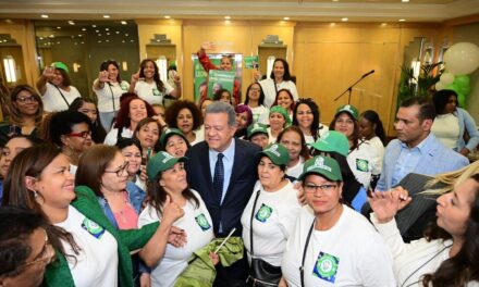 La fuerza de las personas impulsa el liderazgo afeminado en política