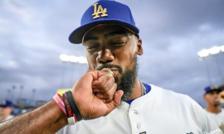 Dodgers reciben anillos de la Serie Mundial 2024 en una sombra inolvidable