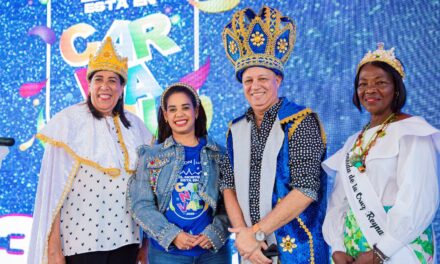 Mariano Lantigua, de Aljadoqui, es renombrado Rey del Carnaval de Santo Domingo Norte 2025