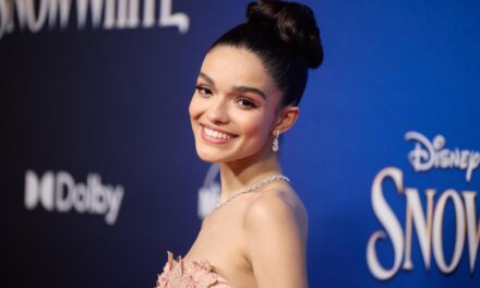 'Blancanieves' el más detención cobro del fin de semana, pero remotamente de otros títulos de Disney