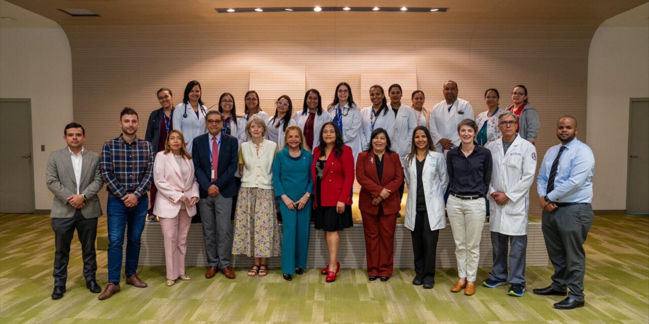 Delegación de médicos franceses en Marsella TimeOne Aphm Hospital Visite la República Dominicana en cooperación con Cedimat