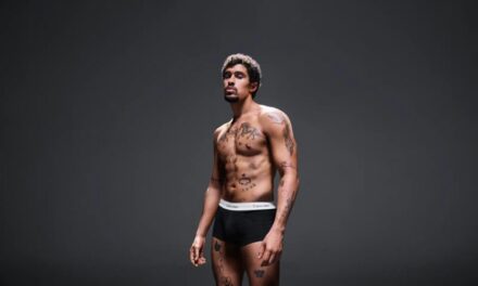Bad Bunny desborda la sensualidad en la nueva campaña de Calvin Klein