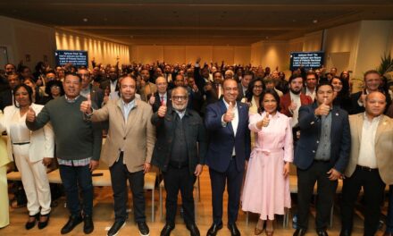 Deligne exhorta en España la defensa del presidente y el gobierno del gobierno