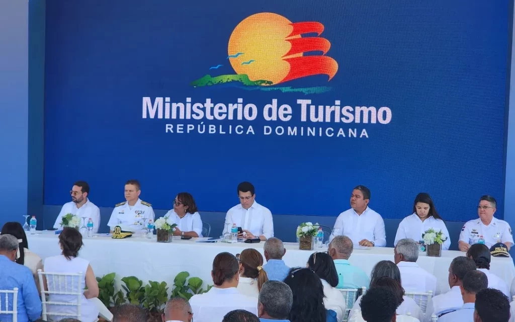 ABINADER PIERRES ALTA PERMITIDOS para impulsar el avance del turismo en Barahona