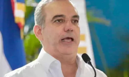 Abinader entrega obras en Santiago