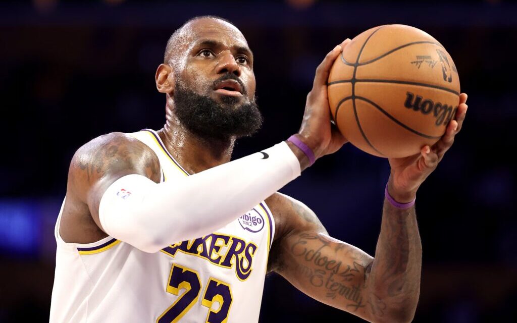 LeBron James hace historia: Primer tahúr en alcanzar los 50,000 puntos en la NBA