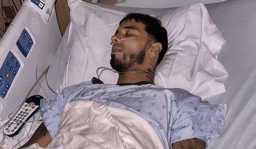 Anuel AA sería hospitalizado