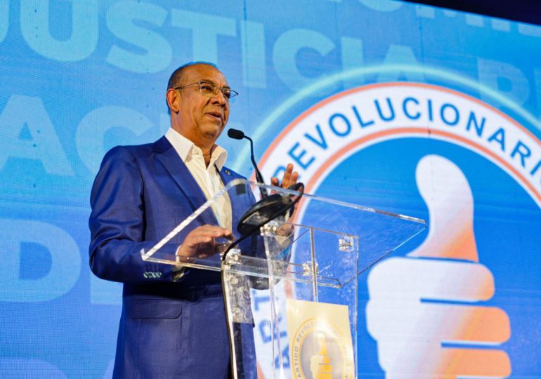 Deligne toma a los líderes de la PRM, los empresarios y los jóvenes de Madrid, "El país que construye a Luis"