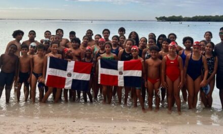 Lucas Ega y Laurent Estrada ganan Abierto Natación de Aguas Abiertas en Boca Chica