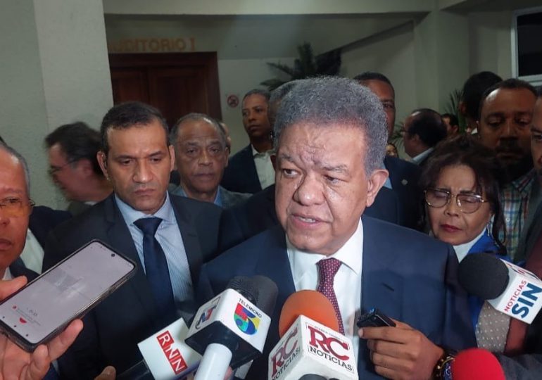 Leonel Fernández afirma que el aumento salarial se quedó corto para enfrentar la inflación