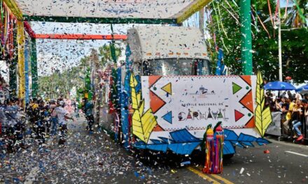 Más de 160 grupos traen color al Desfile de Carnaval Nacional 2025