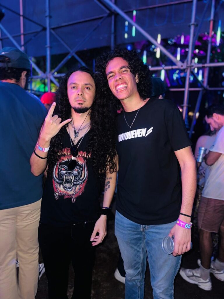 Galería: moda, estilo y personalidad desbordantes miles de personas llegan al festival de la Isla de la Luz | Último minuto
