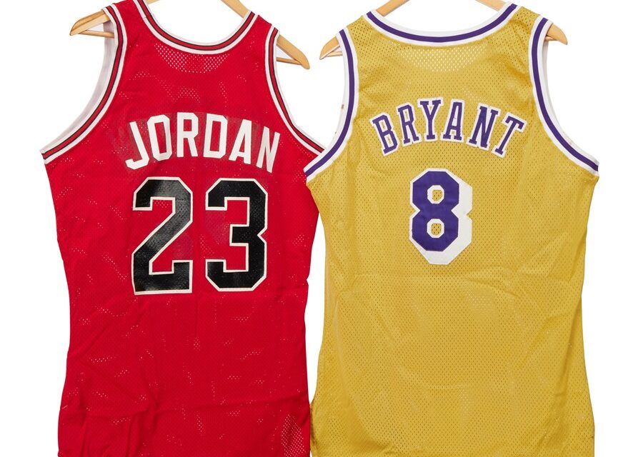 Subastarán las camisetas del estreno de Jordan con los Bulls y Bryant con Lakers