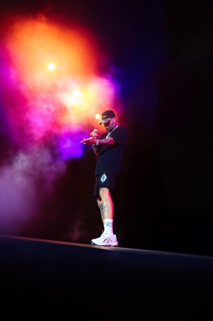 Nicky Jam recibe sus 44 años comenzando su gira 