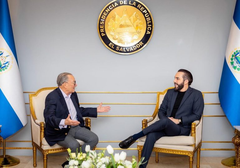 Rainieri discute la inversión turística sostenible con Bukele