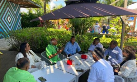 Taxi Unions Reach Actation con la Bahía de Puerto Taíno en Puerto Plata