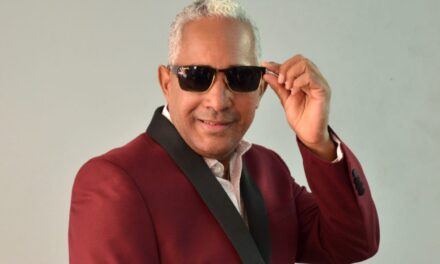«The Coup Warns»: Elvis Liriano rinde homenaje al peque de Bachata con su interpretación típica