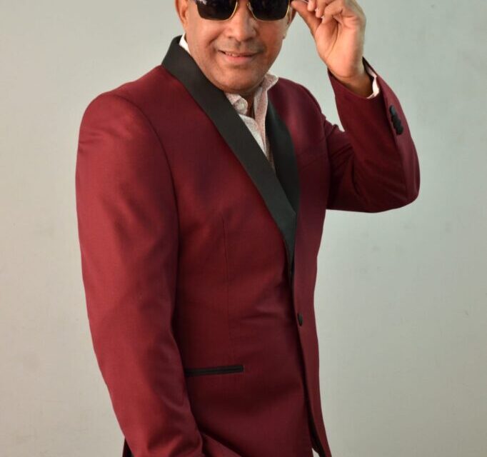 Elvis Liriano rinde homenaje al caprichoso de Bachata