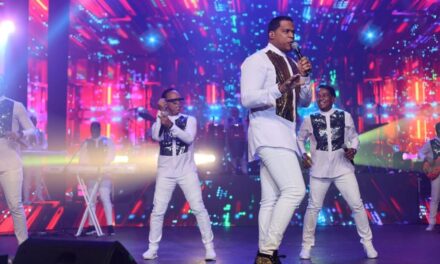 «Johnny Lives» consolida su éxito con tres noches agotadas y anuncia la expansión a Santiago