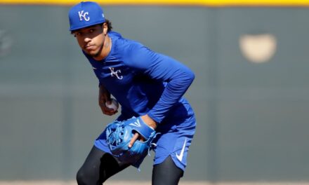 Estrellas Orientales firman al torpedero agente libertado Adalberto Mondesí