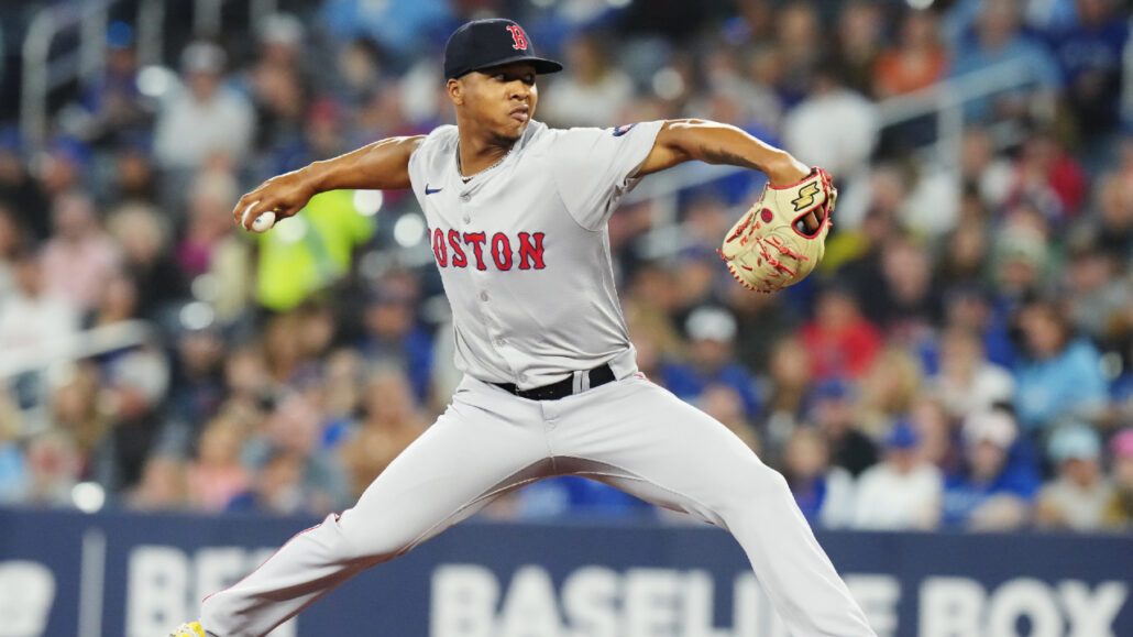 Brayan Bello comenzará la temporada en la relación de lesionados; apertura de Rafael Devers se retrasa nuevamente