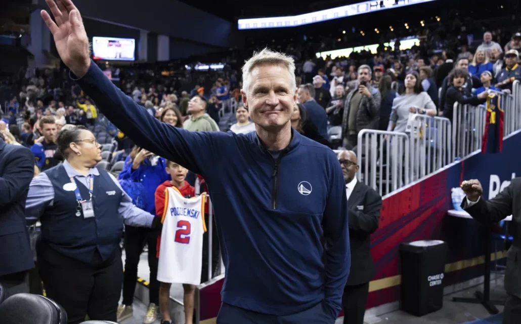Steve Kerr se convierte en el monitor con más victorias en la historia de los Warriors