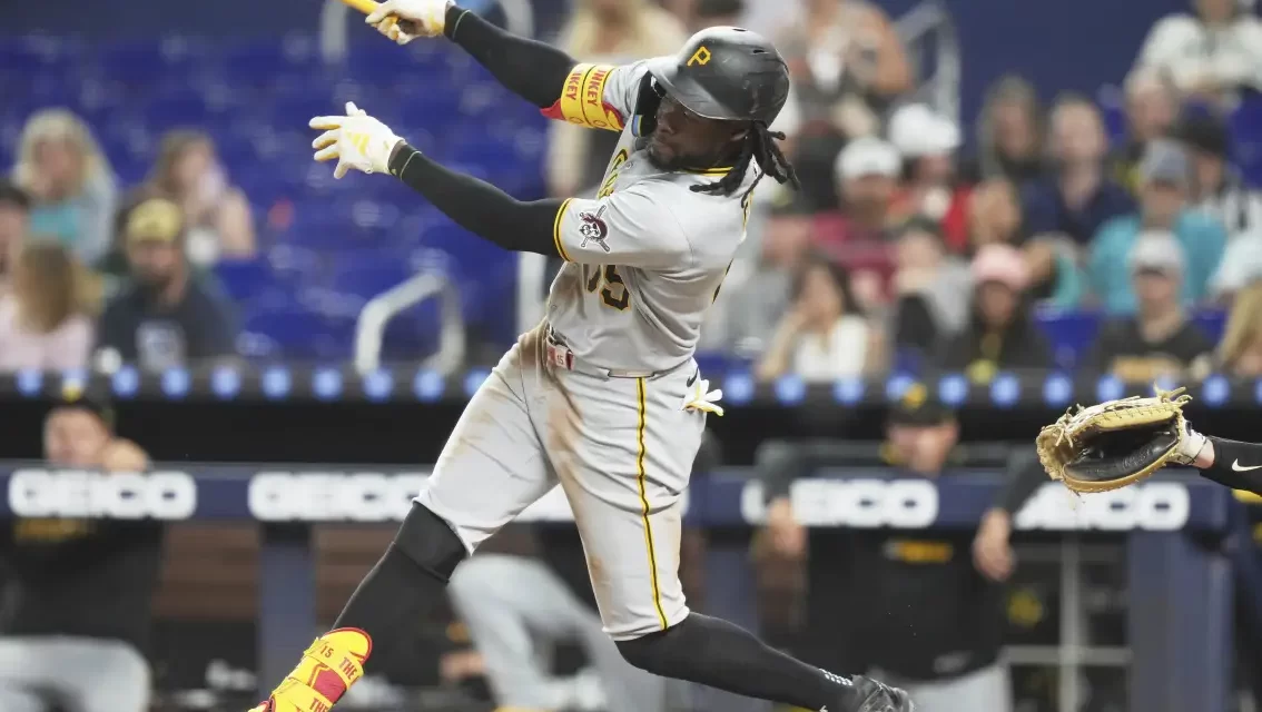 Cruz conecta jonrón de dos carreras, McCutchen aporta doble productor y Piratas vencen 4-3 a Marlins