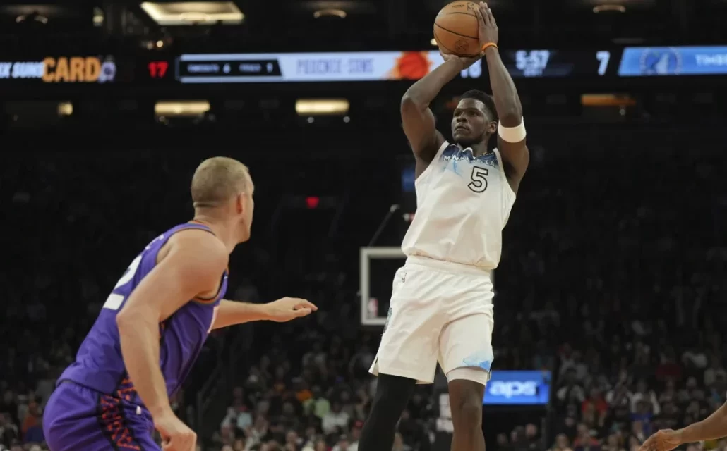 Edwards brilla con 44 puntos y Randle aporta en su regreso para la trofeo de los Timberwolves sobre Suns