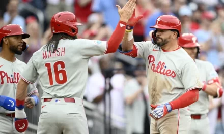 Schwarber, Stott y Marsh conectan HR’s en la conquista de los Filis 11-6 sobre los Nacionales