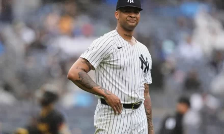 Luis Gil estará fuera tres meses y Giancarlo Stanton recibe más inyecciones en el codo