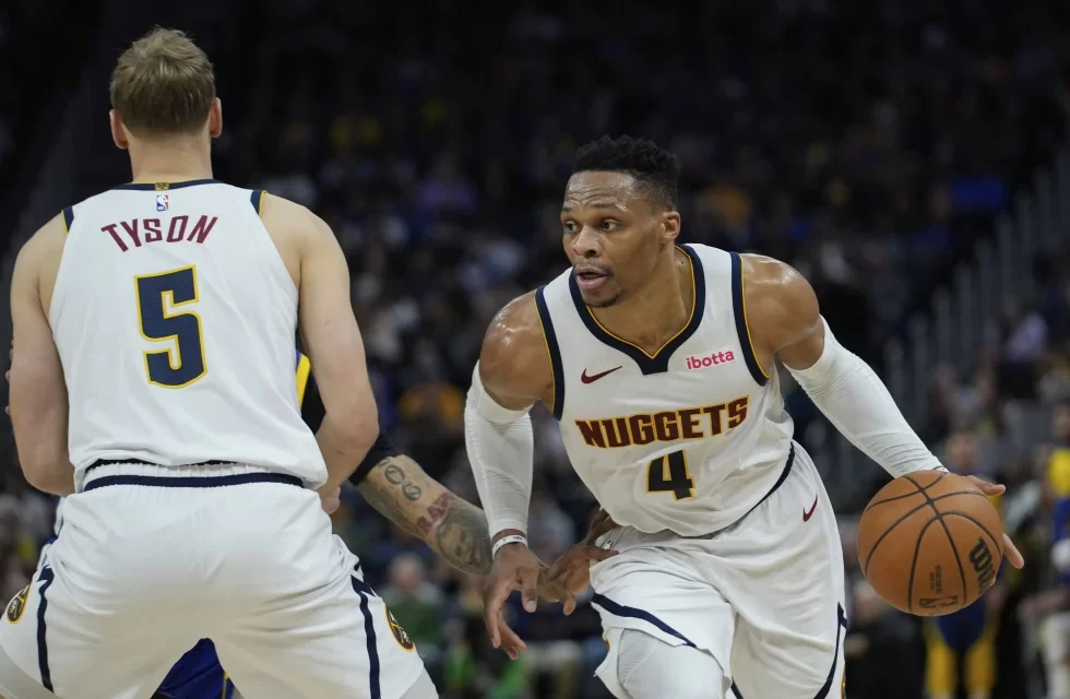 Aaron Gordon y Russell Westbrook lideran a unos diezmados Nuggets en su triunfo sobre Warriors