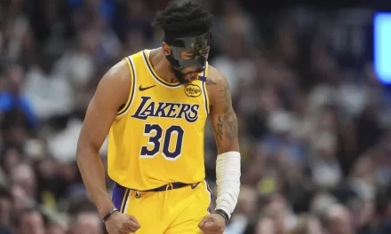 Los Angeles Lakers firman a Jordan Goodwin y liberan a Cam Reddish ayer de los Playoffs