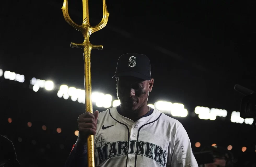 Polanco y Arozarena brillan con cuadrangulares en la octava y dan triunfo a los Marineros