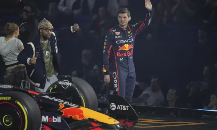 Verstappen rastreo su botellín título, Hamilton debuta en Ferrari y la F1 avista una reñida lucha