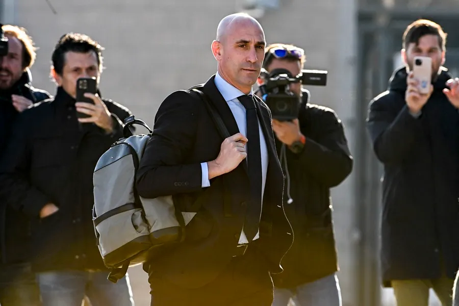La Fiscalía recurre la sentencia de Luis Rubiales y pide que se celebre de nuevo el prudencia