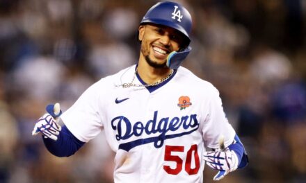 Mookie Betts sigue fuera de movimiento por enfermedad no diagnosticada