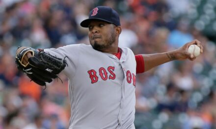 Leones del Escogido firman al cerrador Fernando Abad