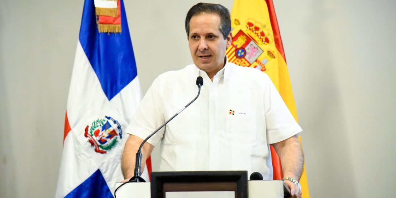 Víctor Atallah destaca la importancia de la prevención en la enfermedad renal crónica de origen no tradicional