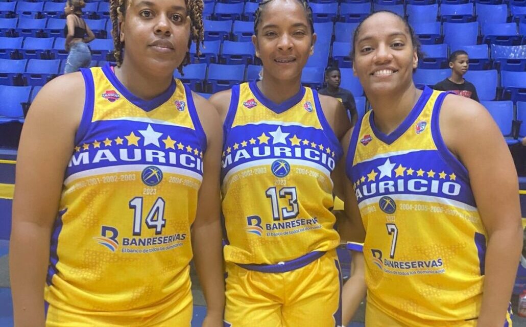 Mauricio Báez y San Carlos triunfan en inicio torneo basket superior femíneo distrital