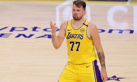 Luka Doncic encabeza la relación de las camisetas más vendidas de la NBA
