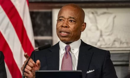 El corregidor de Nueva York, Eric Adams, visitará a Santo Domingo para honrar a las víctimas de la tragedia del jet set