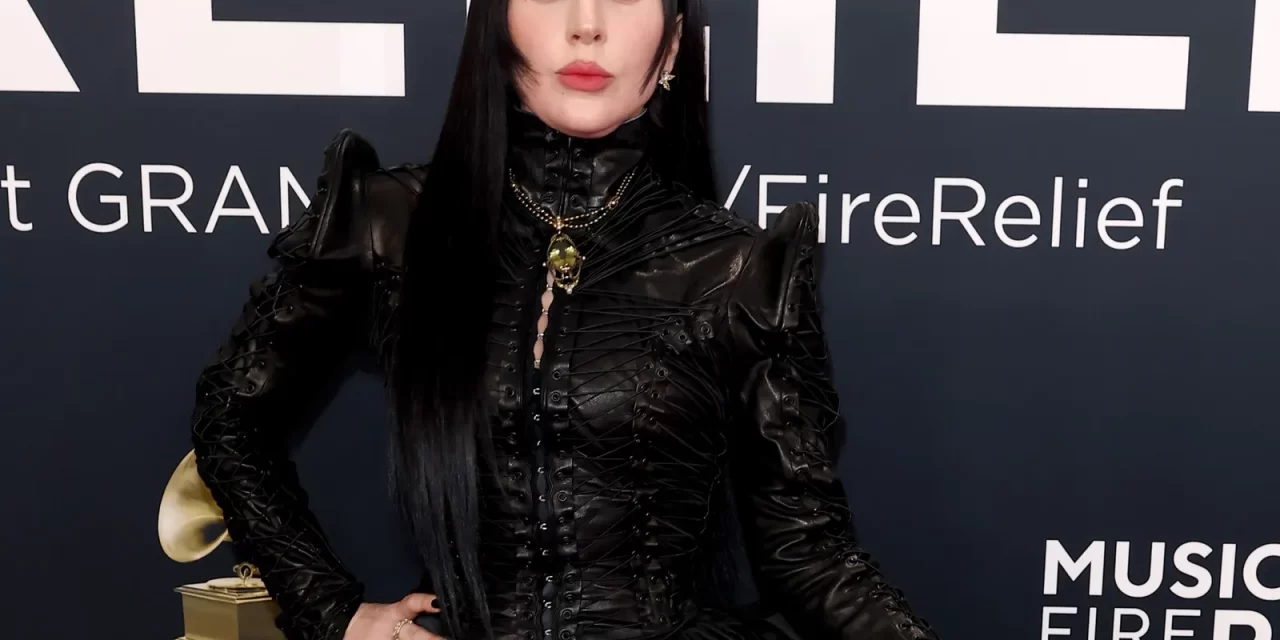 Lady Gaga gancho el video musical de 'Abracadabra'