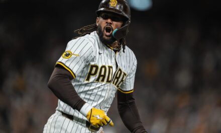 Fernando Tatis Jr. brilla con dos jonrones y lidera a los Padres a conquista sobre los Cachorros